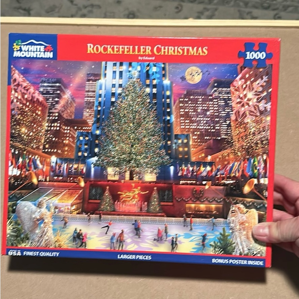 White Mountain Rockefeller Christmas Puzzle